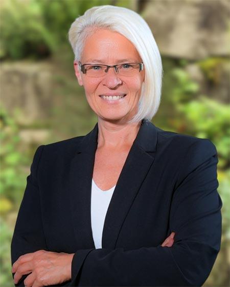 Esther Miklos
